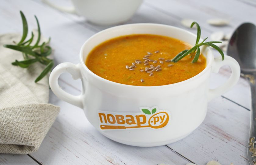 1. Этап. Суп-пюре из запеченных овощей: Подавайте суп-пюре с семенами льна, кунжута или тыквенными семечками. Приятного аппетита!