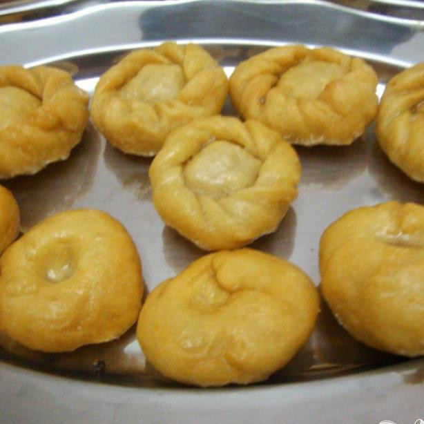 1. Этап. Пончики Бадуша: Охладите изделие и можно подавать к столу, приятного аппетита.