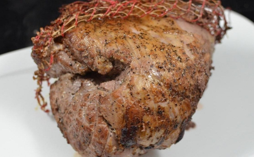 1. Этап. Запеченная баранина: К столу подаем горячим с каким-нибудь овощным гарниром. Приятного аппетита!