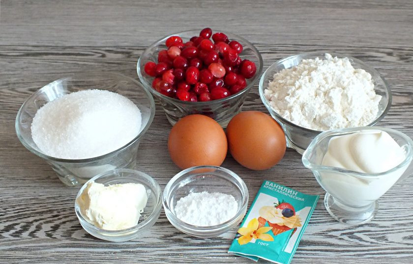 1. Этап. Кекс с клюквой на сметане: Подготовьте необходимые ингредиенты.