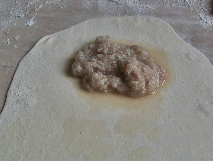 1. Этап. Чебуреки по-гречески: 2. Приготовить чебуреки по-гречески в домашних условиях вовсе не сложно. Главное - сделать 