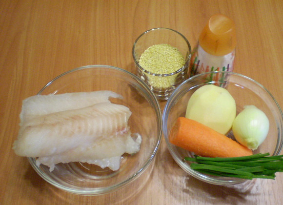 1. Этап. Суп на рыбном бульоне: 1. Приготовим продукты. Рыбу можно не размораживать, овощи очистить и вымыть.