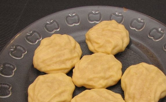 1. Этап. Печенье Аврора: Запекайте печенье при 180 градусах в течение 10-15 минут. Приятного чаепития!