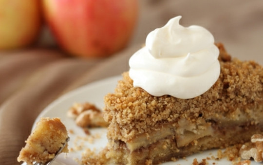 1. Этап. Торт Осенний: 6. Подаем со взбитыми сливками! Приятного аппетита!