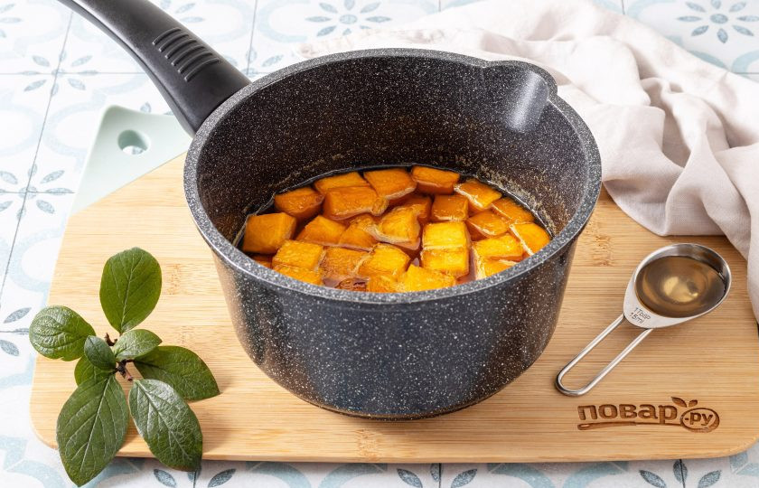 1. Этап. Тыква в сиропе: За 5 минут до готовности влейте яблочный уксус.