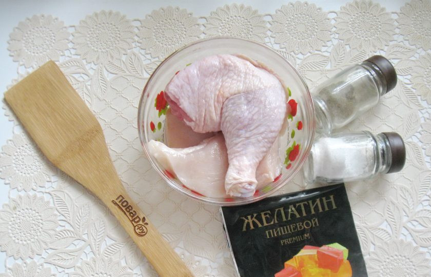 1. Этап. Ветчинная колбаса: Подготовьте продукты для приготовления ветчинной колбасы.