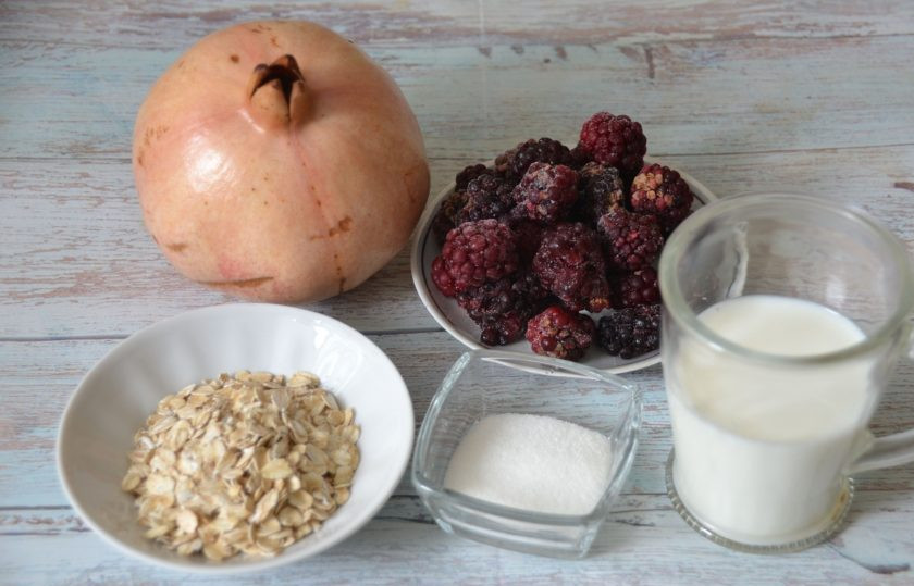 1. Этап. Смузи с гранатом: Подготовьте ингредиенты.