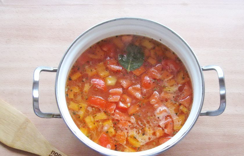 1. Этап. Тунисский суп: Варите суп еще 10-15 минут и выключайте.