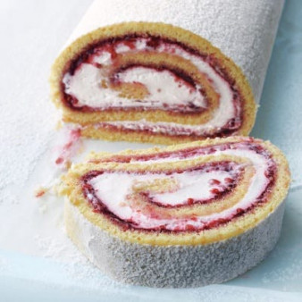 Hazelnut-Raspberry Jelly Roll