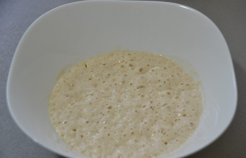 1. Этап. Кекс Майский: Так выглядит подошедшая опара.