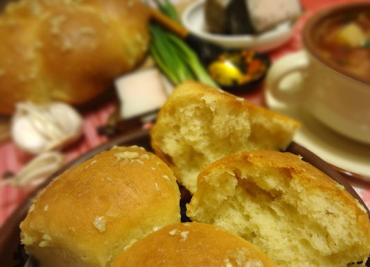 1. Этап. Пампушки: 10. Подавайте пампушки сразу, они мягкие и ароматные, приятного аппетита!