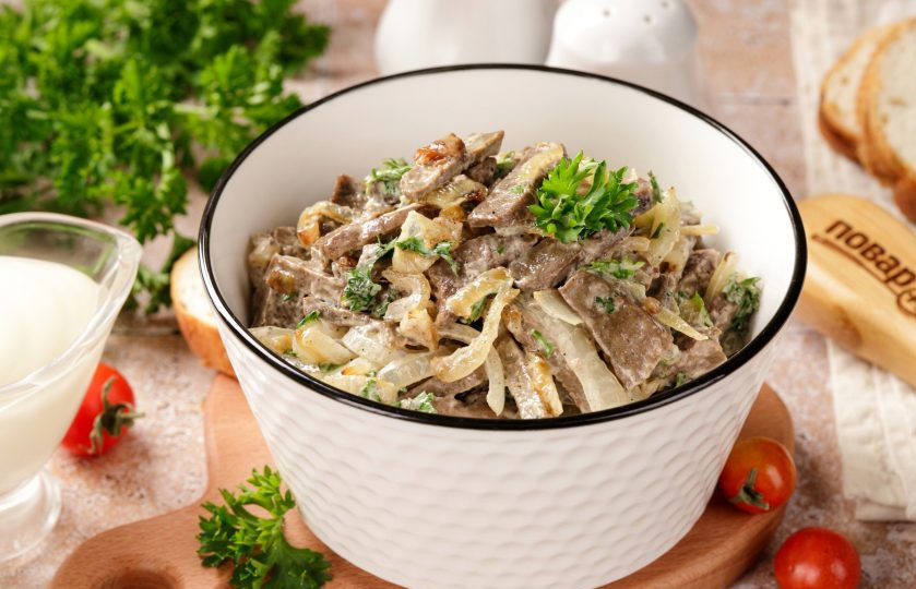 1. Этап. Салат из свиной печени с луком: Приятного аппетита!