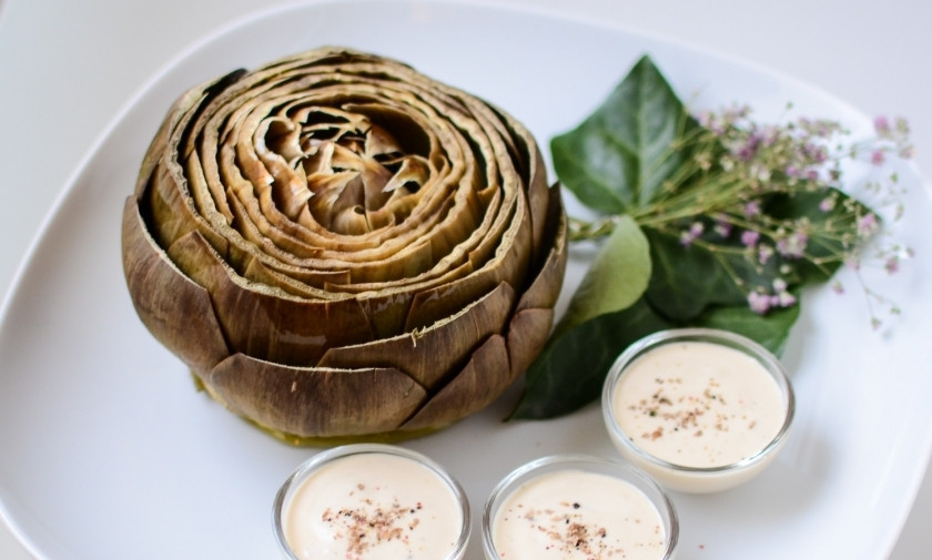 1. Этап. Артишоки в духовке: Подавайте запечённые артишоки с готовым дипом;)