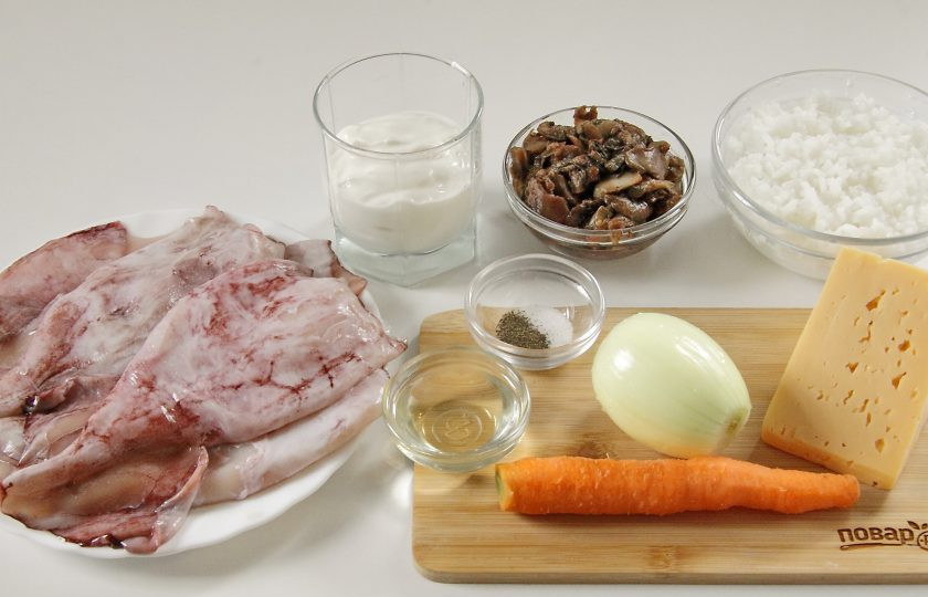 1. Этап. Фаршированные кальмары: 1. Подготовьте все ингредиенты.