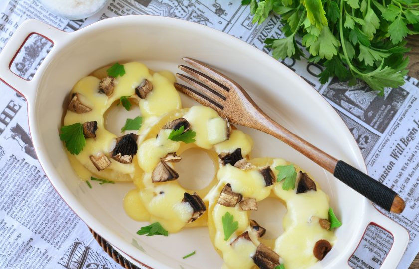 1. Этап. Ананасы под сыром в духовке: Приятного аппетита!