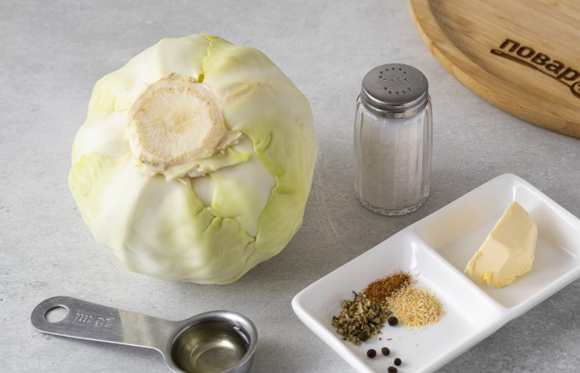 1. Этап. Стейки из капусты на сковороде: Подготовьте все ингредиенты.