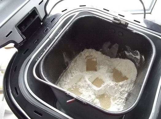 1. Этап. Французский хлеб в хлебопечке: 5. Отправить чашу в хлебопечку. Необходимо выбрать программу приготовления 