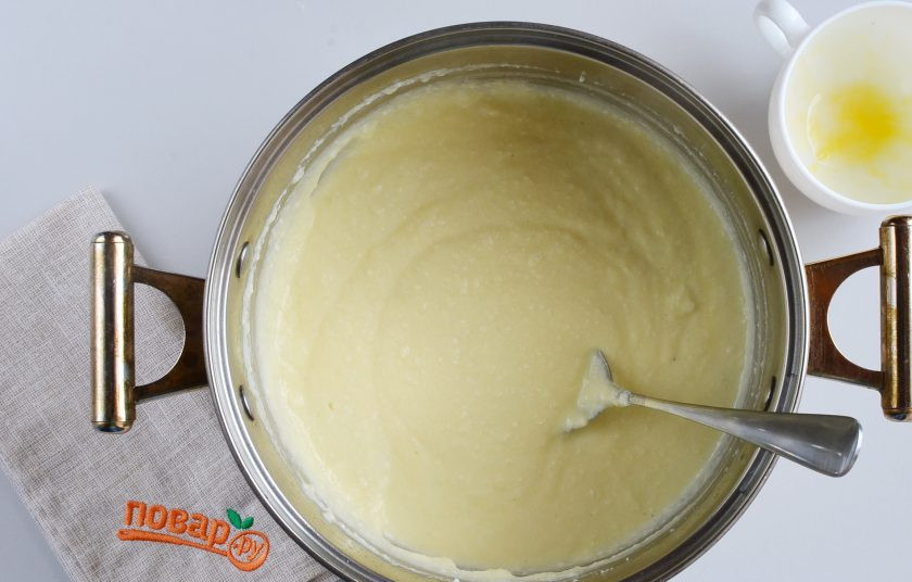 1. Этап. Домашний сыр: Быстро перемешайте.