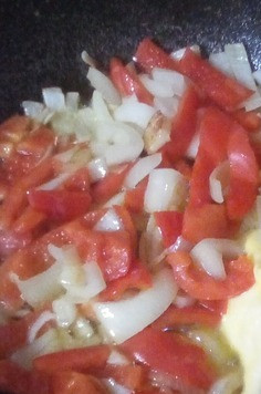 1. Этап. Яичница Самая вкусная в мире: Добавить масло сливочное.