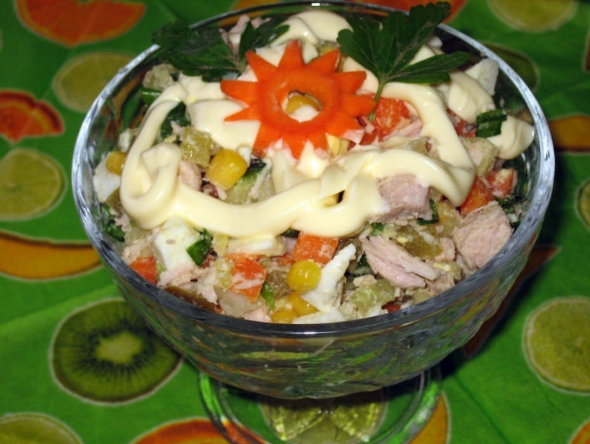 1. Этап. Салат Оливье с кукурузой: Приятного аппетита!