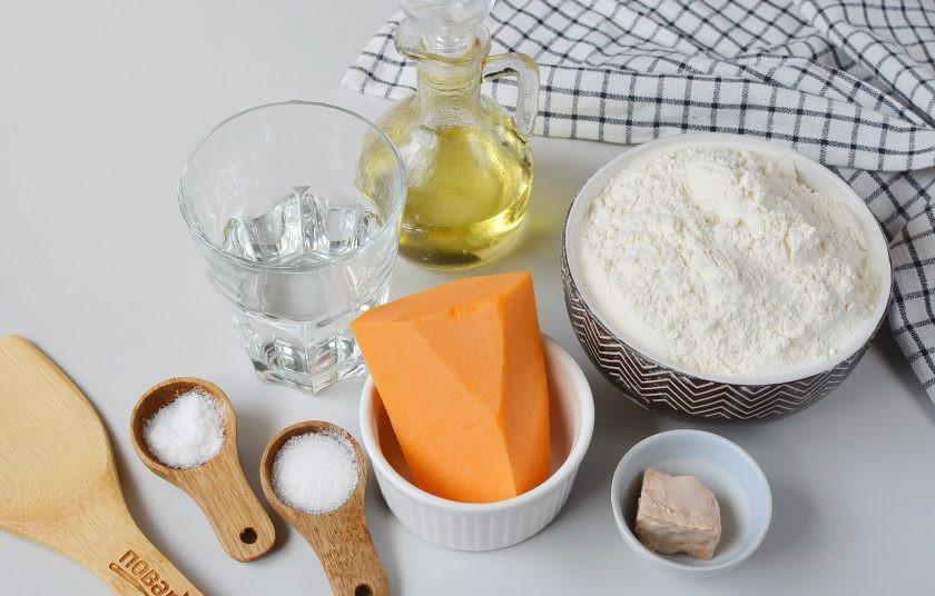 1. Этап. Хлеб с тыквой: Подготовьте ингредиенты. Приступим!