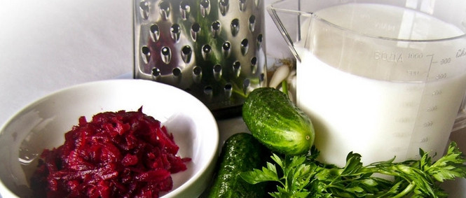 1. Этап. Холодник на кефире со свеклой: 1. Яйца и свеклу отварим и остудим, все овощи моем и обсушим немного. Кефир достанем, пусть будет комнатной температуры.