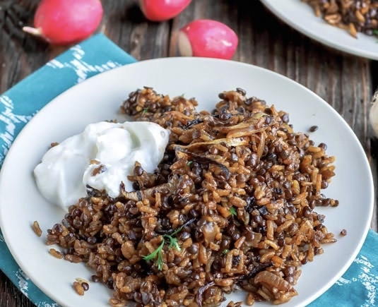 1. Этап. Чечевица черная на сковороде: Смешиваем все и подаем к столу! Черная чечевица в сковороде готова, приятного аппетита!