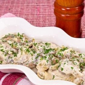 Грибы в сметане