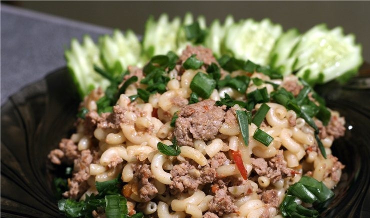 1. Этап. Макароны по-флотски в мультиварке: В готовое блюдо добавить нарубленной свежей зелени. Приятного аппетита!