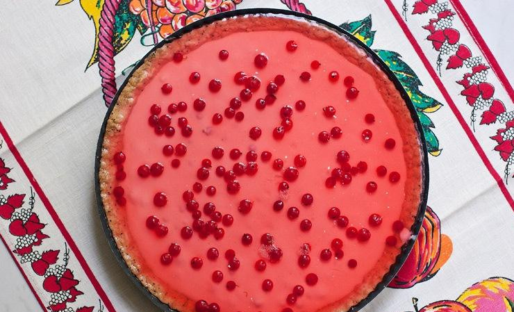 1. Этап. Торт из красной смородины: Утром достаем из холодильника такую вот красоту :) Приятного аппетита!