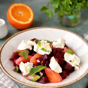 Салат из свеклы с апельсином и сыром