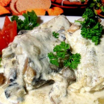 Хек под соусом