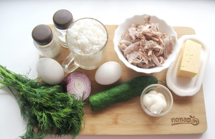 1. Этап. Салат Снежинка с курицей: Подготовьте ингредиенты для приготовления салата.