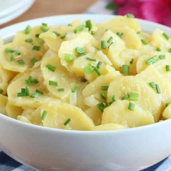 Салат из картофеля и лука