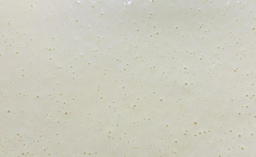 1. Этап. Пирожное Праздничное: Форму 42х32 застелить пекарской бумагой, вылить тесто, поставить в духовку на 180