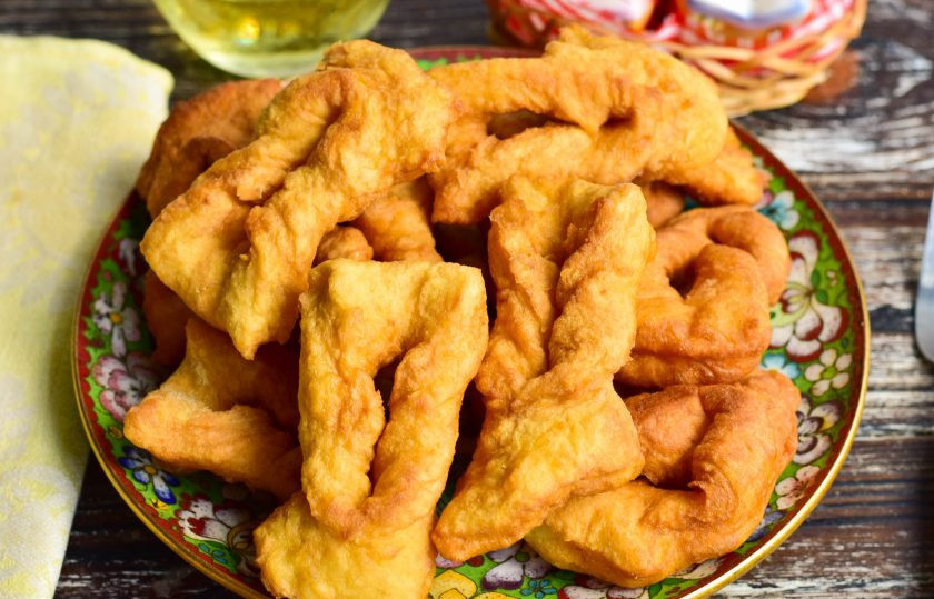 1. Этап. Хворост на кефире с водкой: Хворост готов! Приятного чаепития!