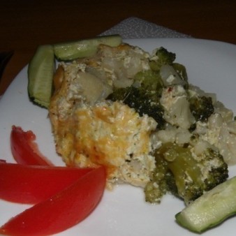 Broccoli and cauliflower baked in pots