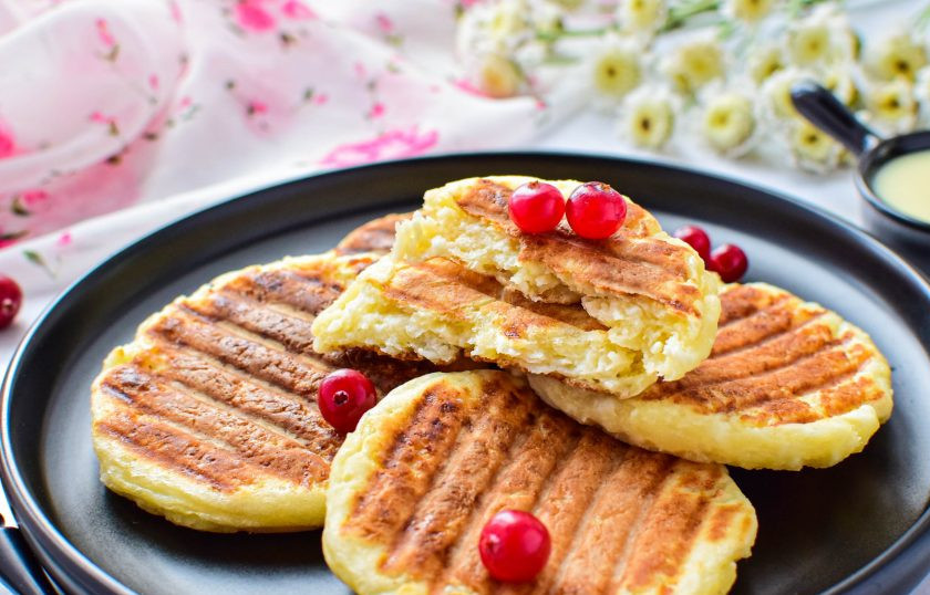 1. Этап. Сырники в мультипекаре: Приятного угощения!