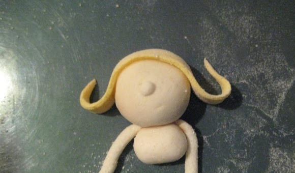 1. Этап. Торт Феи: 19. Аккуратно приклеить. Также можно сделать косички.