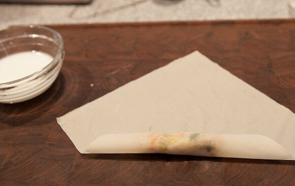 1. Этап. Мясо в рисовой бумаге: 7. Теперь начнем сворачивать рулетик.