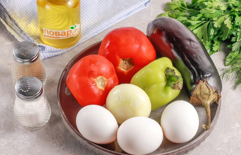 1. Этап. Шакшука с баклажанами и лимонной цедрой: Подготовьте указанные ингредиенты. Можно использовать сушеную лимонную цедру или сушеный молотый чеснок.