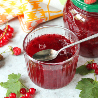 Варенье из малины и красной смородины
