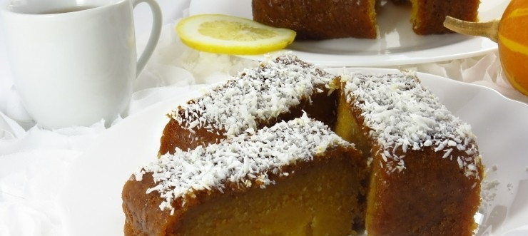 1. Этап. Тыквенный манник с лимонным сиропом: 7. Готовый манник посыпьте кокосовой стружкой перед подачей на стол, приятного аппетита!