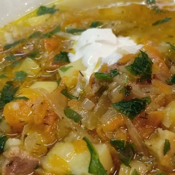 1. Этап. Щи суточные: Вот такой наваристый, насыщенный, ароматный и очень вкусный суп получается, особенно со сметанкой.