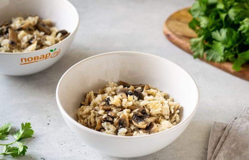1. Этап. Рисовая каша с грибами: Рисовая каша с грибами готова, приятного вам аппетита!