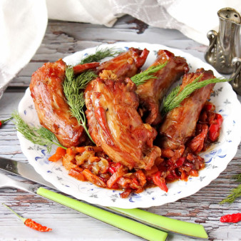 Тушеные шеи индейки