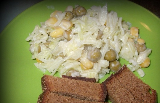 1. Этап. Студенческий салат: 5. Перемешайте все — и можно подавать к столу. Приятного аппетита!