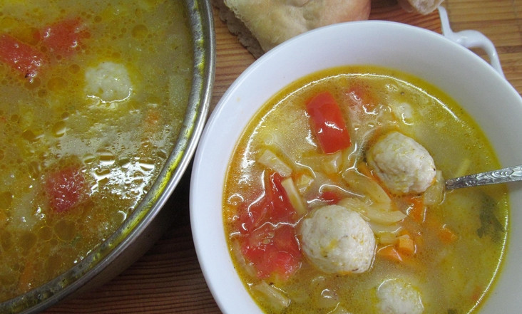 1. Этап. Овощной суп с фрикадельками: Дайте супу настояться под крышкой 10 минут. Приятного аппетита!