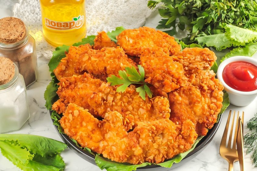 1. Этап. Наггетсы на сковороде: Подайте аппетитные наггетсы с кетчупом или другим соусом к столу горячими.