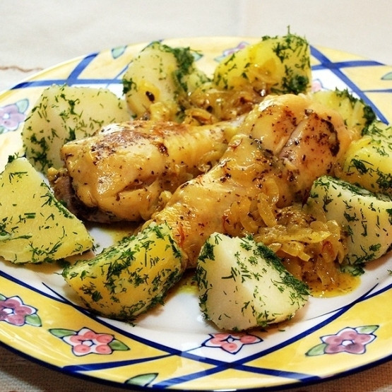 1. Этап. Курица с шафраном: Подаем в горячем виде вместе с гарниром (как по мне, идеально подходит картофель). Приятного аппетита!